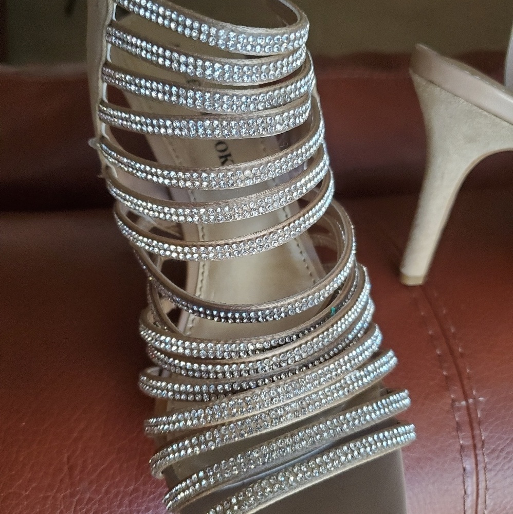 Size 8.5 Audrey Brooke Taupe Marseilles